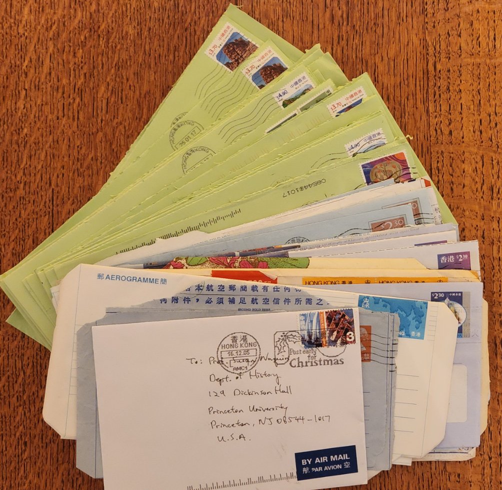 31 picture postcards and a group of common covers (3 images)