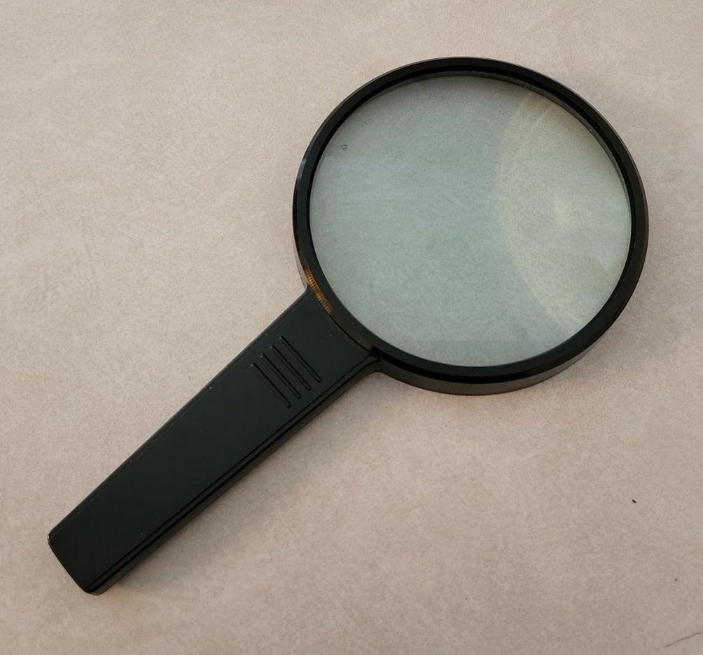 Hand held Magnifier (10 oz)